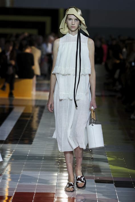 sfilata prada ss 2020